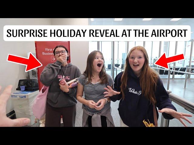 SURPRISING THE GIRLS IN THE AIRPORT: HOLIDAY DESTINATION REVEAL! 