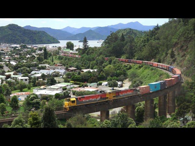 Full Noise! - KiwiRail Freight 729 Struggling out of Picton (HD)