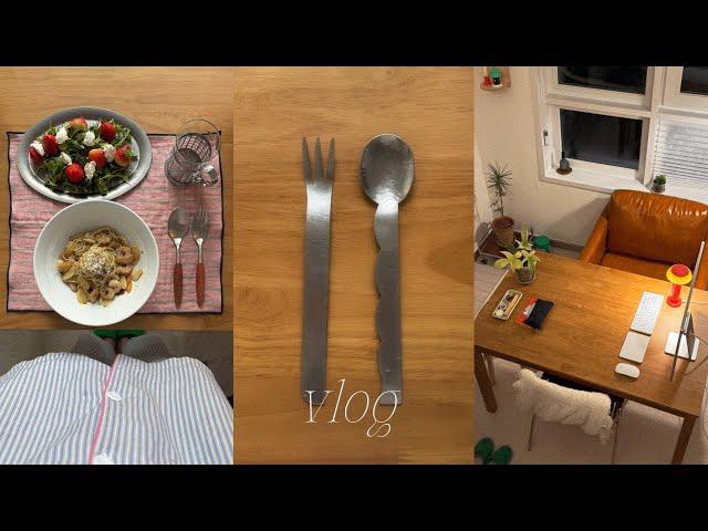 Vlog. 자취시작. 브런치 차려 먹기️. 바질 오일 파스타. 웨이브고데기. 고등어 덮밥. 런던베이글 추천. 복층 오피스텔 꾸미기. 서울 브이로그