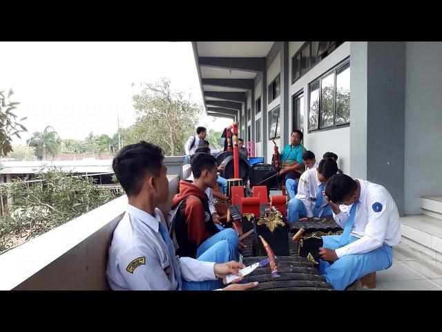 GAMELAN- GELANG ALIT