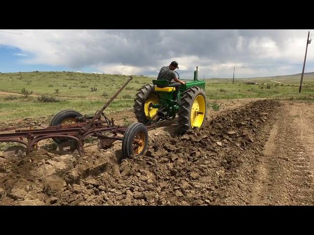 Testing John Deere B with 3 Bottom Plow - Tractor Science