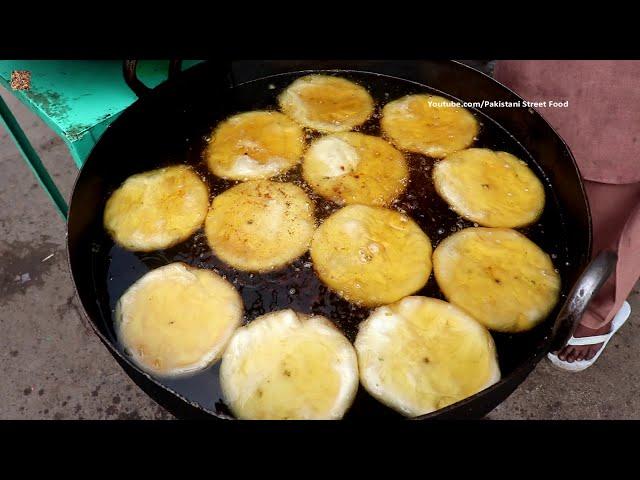 Pakistani Street Food In Lahore | Keema Kachori | Keema Puri | Lahore Street Food Tour | Street Food