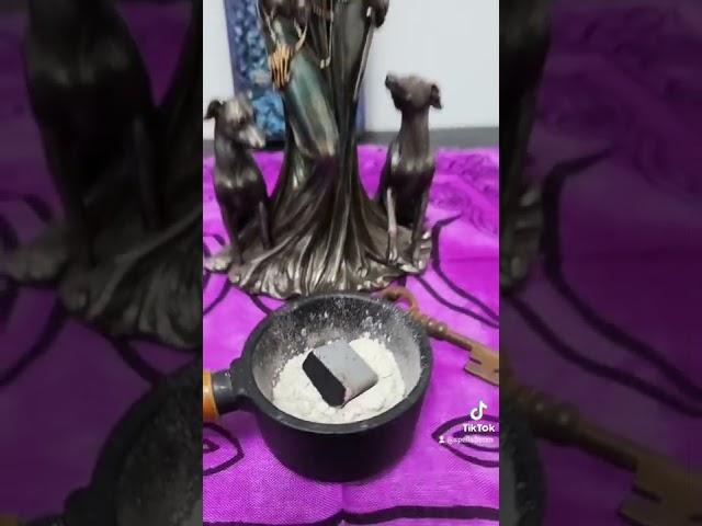 ‍️ Honoring Hekate of the Crossroads: DIY Ritual Incense Recipe #shorts