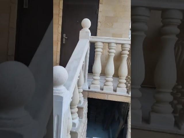 балюстрада из природного камня #каменныйвек #природныйкамень #балясины #перила #фасаддома #лестницы