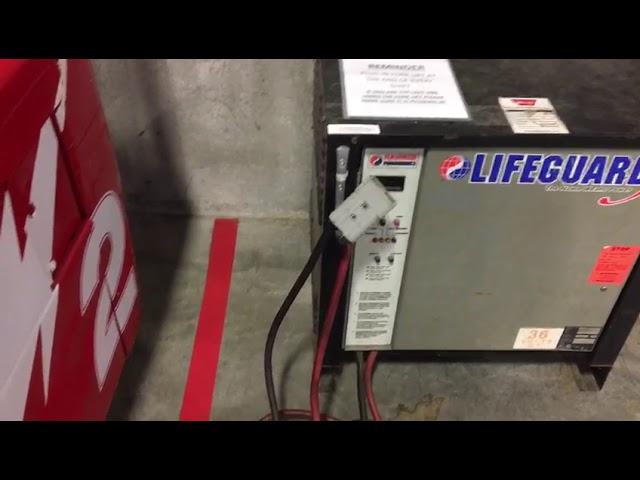 Forklift charging connection