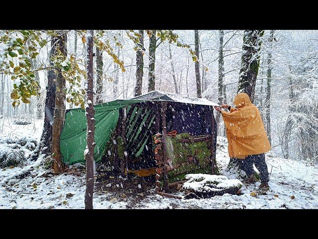 Bushcraft winter camping in the snow - Survival Skills, Campfire - Warm shelter - Wood-burning stove