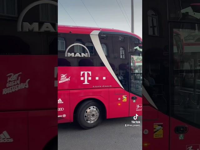 FC BAYERN Manschaftsbus