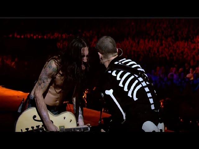 Red Hot Chili Peppers - Californication LIVE Slane Castle 2003