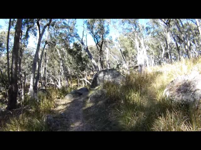 Walking the Blue Hole (Threlfall) Loop near Armidale