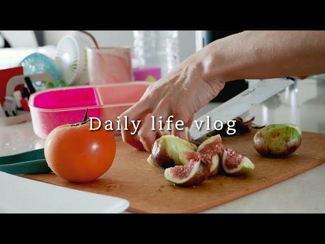 A calm life story | Make salad, planning a meal and organizing laundry | vlog