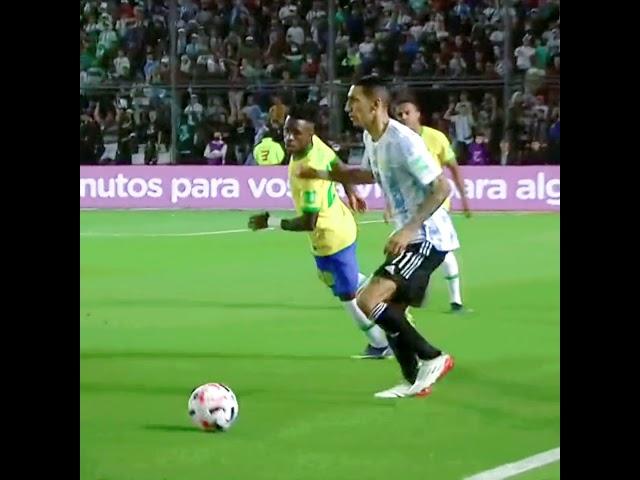 Di Maria humilha Vinícius Jr #shorts