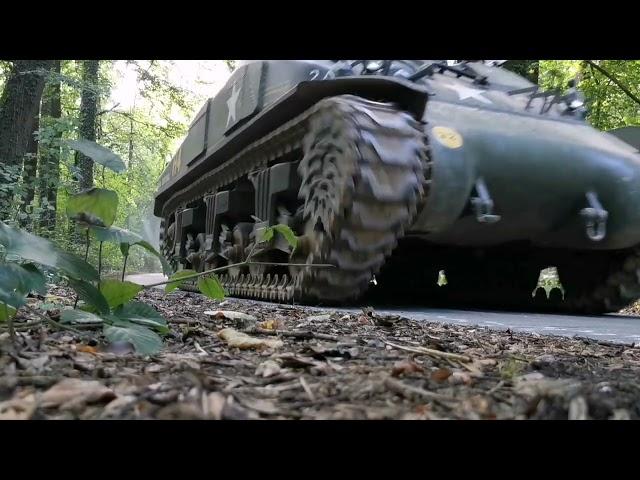 Tanks in Town 2022 à Peissant. Colonne dans la forêt.