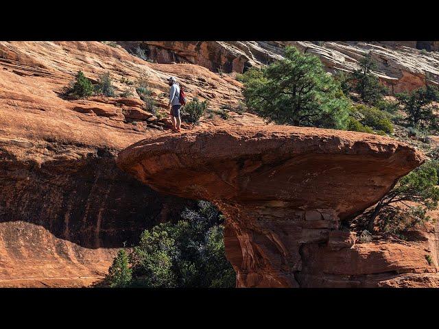 Hiking to Mushroom Rock - Sedona, Arizona