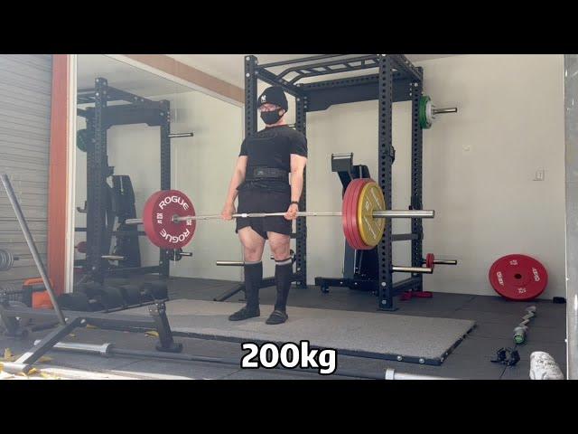 体重67kg，硬杆传统硬拉200kg，年终flag回收完毕。