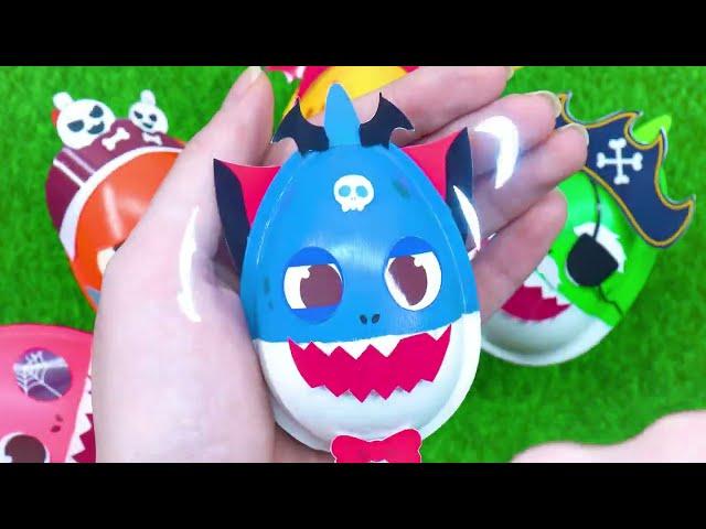 HALLOWEEN TOYS | Mixing RAINBOW Baby Shark with Halloween Surprise Eggs,