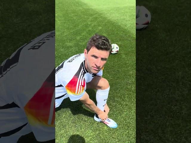 this is what happens when you try to nutmeg Thomas Müller  #ThomasMuller #DFB #adidas