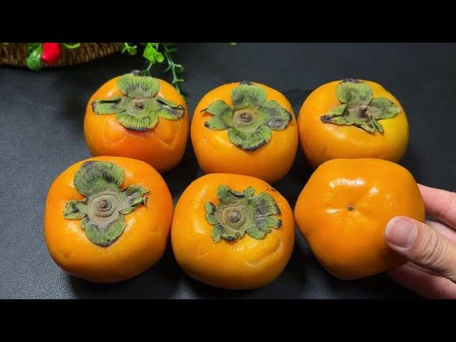 A 90-year-old fruit farmer taught me a trick to quickly remove the bitterness of persimmons. Jus