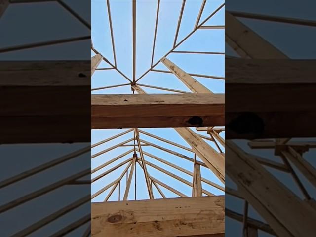 Estructura de un techo en madera