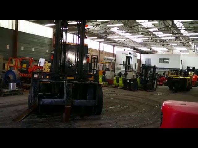 Chariot élévateur frontal 4 roues Caterpillar DP80