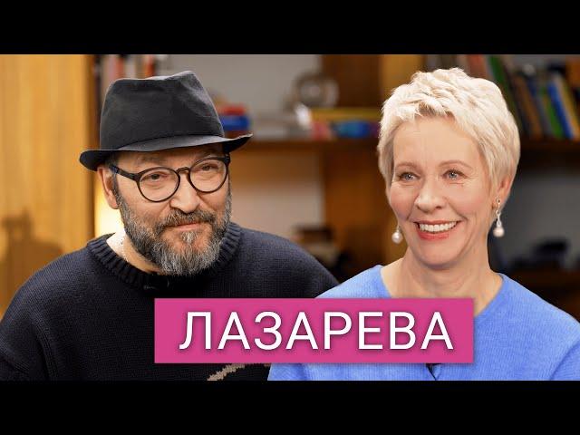 Лазарева — «террористка»-юмористка. О проклятьях с родины, жизни с нуля, россиянах и Навальном