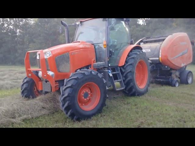 Kubota BV4160 Baling Thick Hay