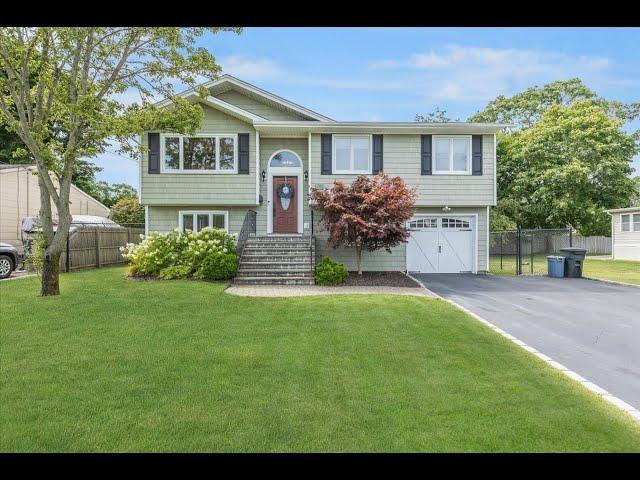 Long Island Real Estate For Sale - Video Tour of 382 N. Bayport Ave, Bayport, NY