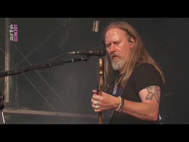 Alice In Chains dedicate "Nutshell" to Pantera's Vinnie Paul in Clisson, France (June 24, 2018)