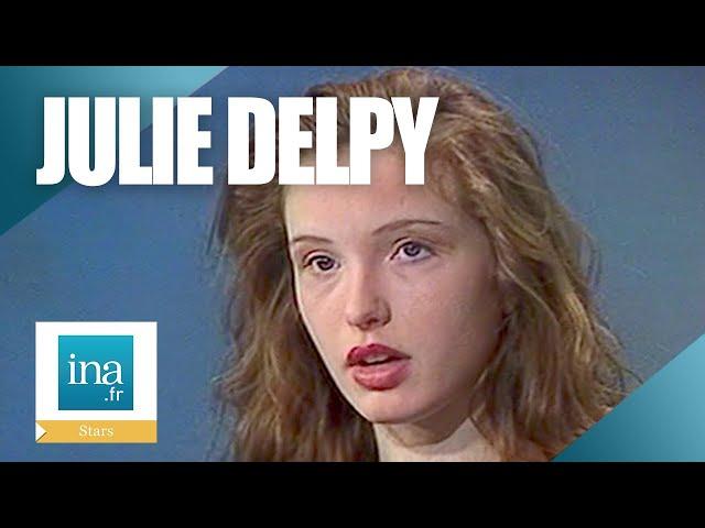 1988 : Julie Delpy tacle Mathilda May | Archive INA