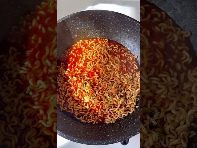 واخيرا جربنا ترند النودلز كتير طيب #noodles