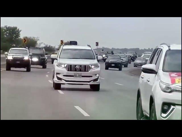 Imran Khan, People's Prime Minister  Lahore-Islamabad Motorway | #imrankhan #imrankhanpti #protocol