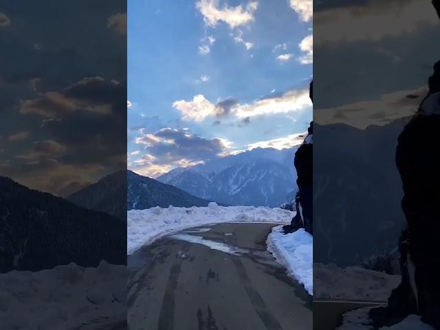 Snowfall in Kashmir Beautiful Scene ️Subscribe Plz️ #shorts #short #shortvideo #Snow #kashmir