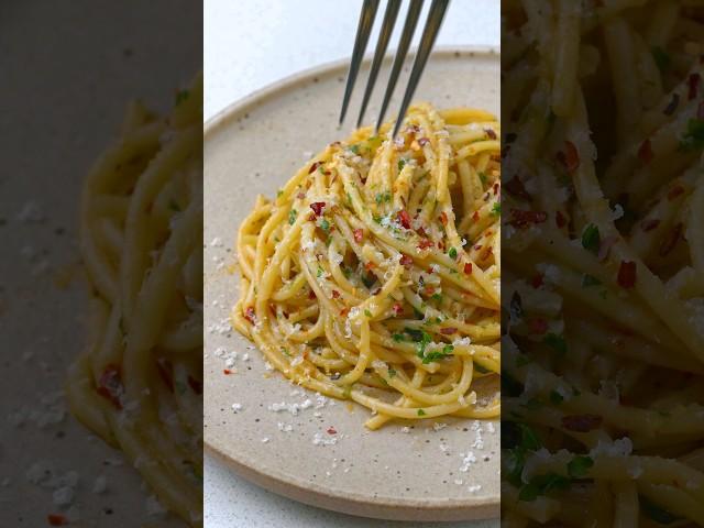 Spaghetti Aglio e Olio #pasta #spaghetti #italianfood #asmr #reelsrecipe