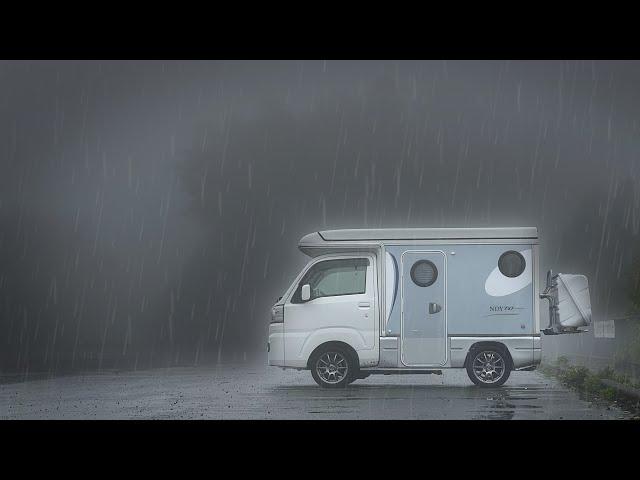 1300m above sea level Rainy car camp | Strong winds and fog at midnight | kei truck camper[SUB]