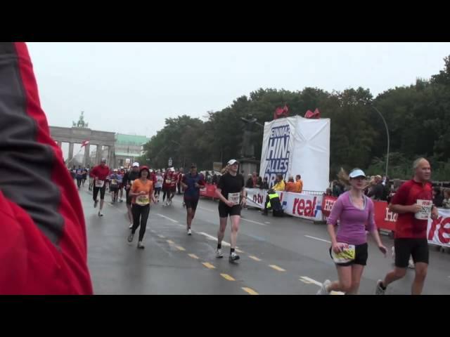 Berlin Marathon 2010 - Finish line @1422