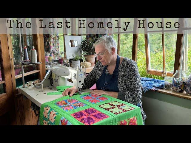 Making a Colourful Summer Bear Paw QUILT! Tiny Pieces!