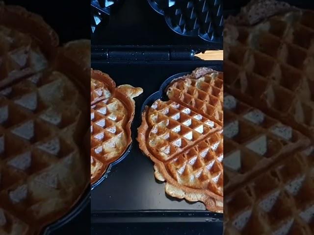 Golden Swedish waffles
