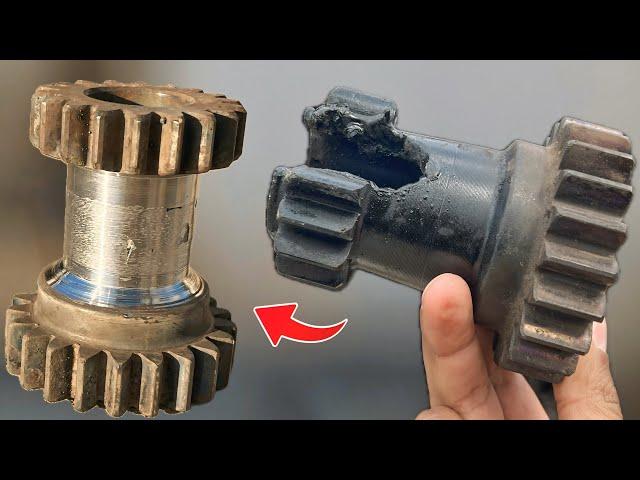 Repair a Broken Gear Shaft of Truck || Restoration of Broken Gear in Local Workshop ||