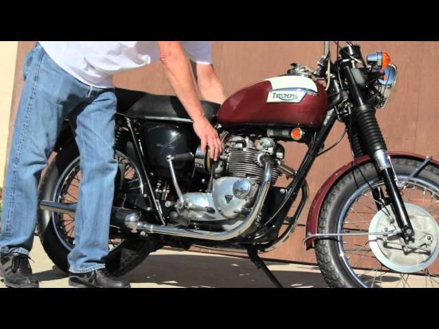 Motorcycle Kick Start Demonstration: 1972 Triumph T100R Daytona