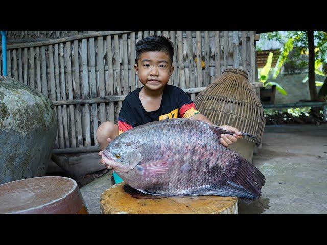 Chef Seyhak cook giant fish with confidence / It is called ear elephant fish