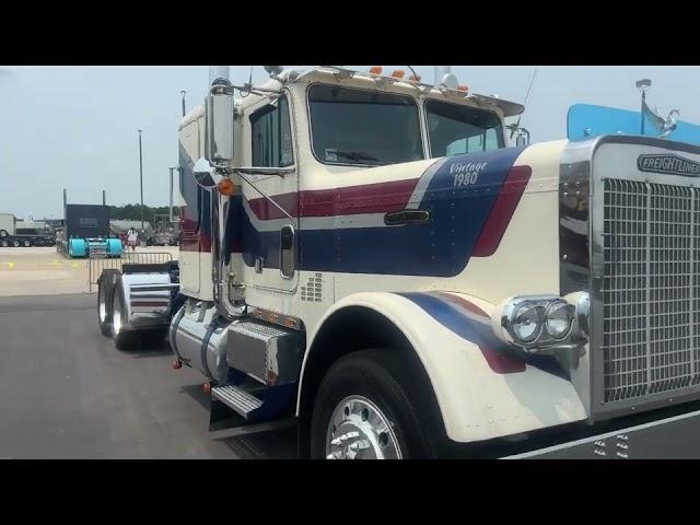 Freightliner FLC { VINTAGE 1980 }
