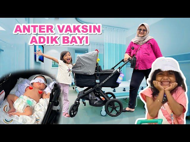 BUNDA ANTER ADIK BAYI LEXIE IMUNISASI DI RUMAH SAKIT  BARENG LEIKA