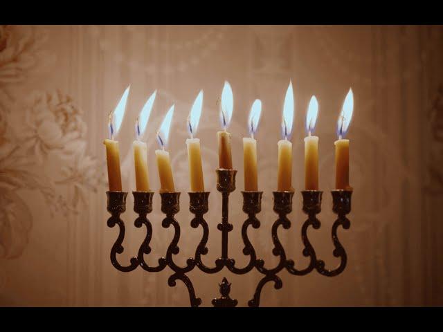 Happy Hanukkah  - Lit Menorah & Soothing, Uplifting Piano Music