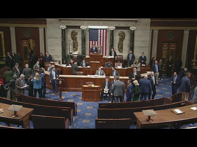 Government avoids shutdown, Social Security bill passed