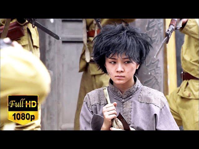 A Girl Pretends To Be Weak, But Turns Out She Is A Legendary Emei Kung Fu Master