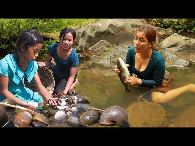 Catch fish & pick up snail by river-Boiled fish soup so yummy-Steamed snail with egg tasty delicious