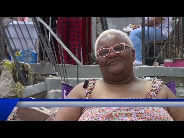 St. Louis residents cope with roofless homes after storm