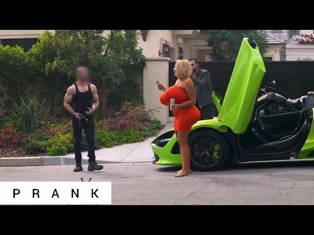 PRANK | She Has A Super Crazy Big Boobs