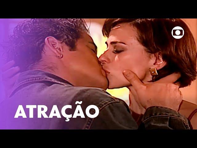 Léo beija Maysa e ela fica completamente hipnotizada! | O Clone | Vale a Pena Ver de Novo