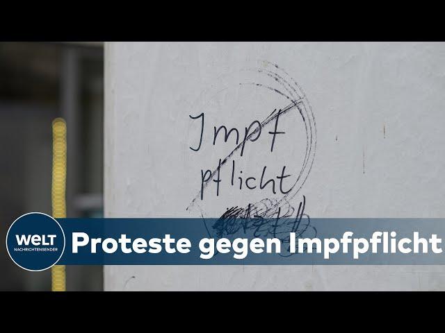 AUCH KLINIKMITARBEITER: 400 Impfgegener protestieren vor Klinikum in Chemnitz