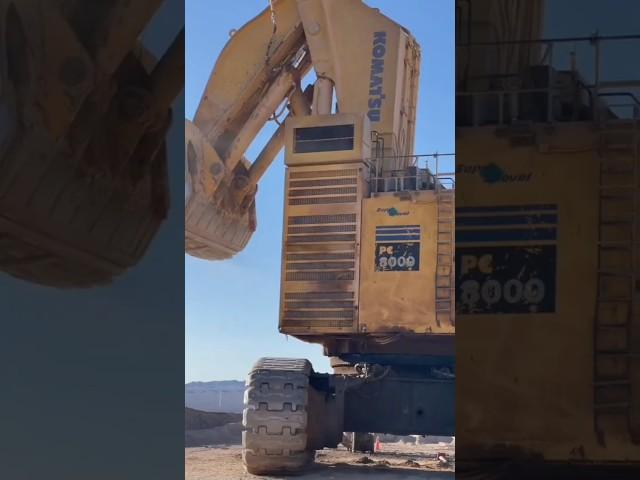 AWESOME GIANT EXCAVATOR KOMATSU PC 8000 SHOVEL